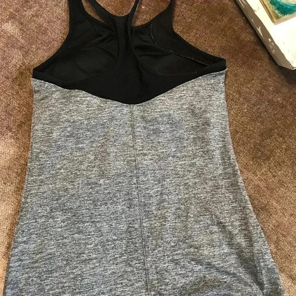 3 Gray Women's Workout Tops Small/ XS - Picture 12 of 15